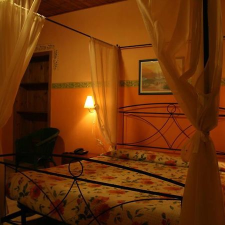 מלון גוביו Agriturismo Oasi Verde Mengara מראה חיצוני תמונה